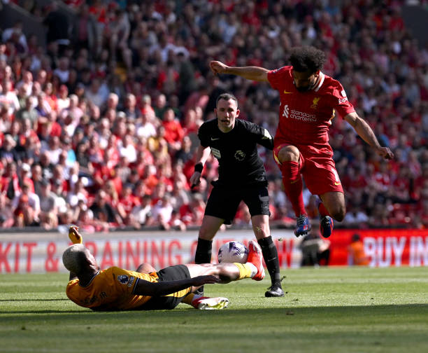 解他在场上 解他在场上