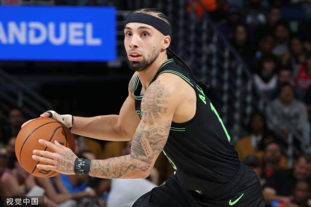 大的拉美裔 大的拉美裔